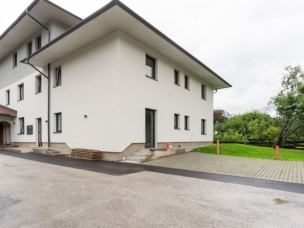 Exterior - Simplistic Apartment in Hopfgarten With Terrace and Garden (Hopfgarten im Brixental)