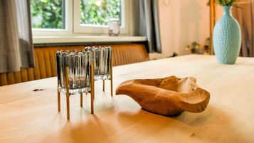 3 Schlafzimmer, individuell eingerichtet, Bettwäsche