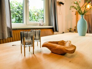 3 habitaciones, muebles diferentes y ropa de cama
