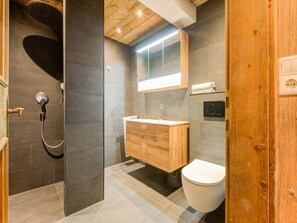 Apartment | Bathroom