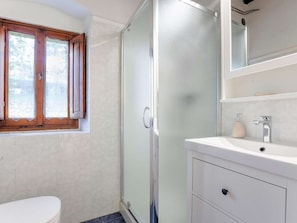 Shower, towels