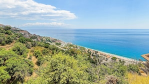 Exterior - Sea-view Holiday Home in Letojanni With Garden (Letojanni)