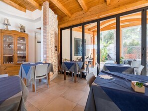 Apartment | Dining