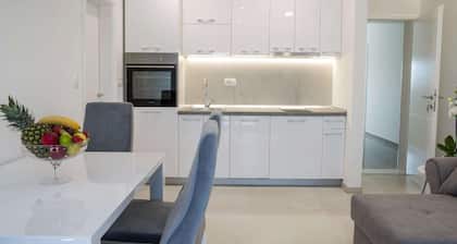 Lovely Apartment in Imotski With Balcony