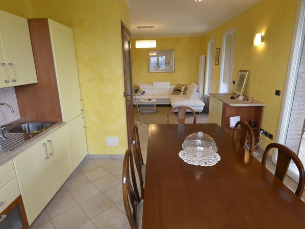 Dining - Lavish Villa in Montescudo With Terrace (Montescudo)