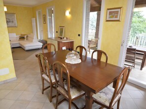 Dining - Lavish Villa in Montescudo With Terrace (Montescudo)