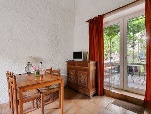 Dining - Idyllic Holiday Home in Félines-minervois With Garden (Felines-Minervois)