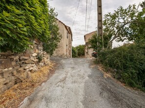 Exterior - Idyllic Holiday Home in Félines-minervois With Garden (Felines-Minervois)