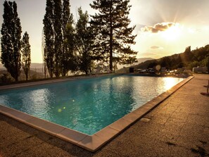 House | Pool