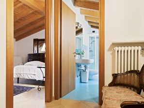 Huis | 3 slaapkamers, individueel gemeubileerd, beddengoed