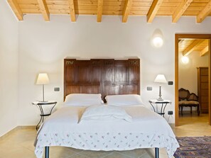 House | 3 bedrooms, individually furnished, bed sheets - Belvilla by OYO Orione (Caprino Veronese)