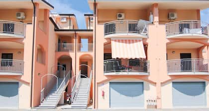 Simplistic Apartment in Marina di Mandatoriccio With Pool