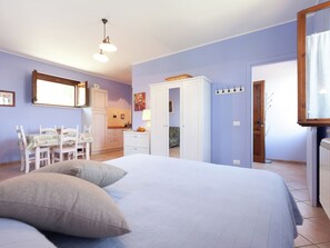 Casa | Muebles diferentes y ropa de cama 