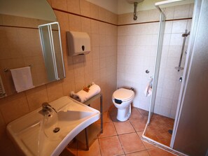 House | Bathroom | Shower - Farmhouse in Casperia With Pool & Scenic Views (Casperia)