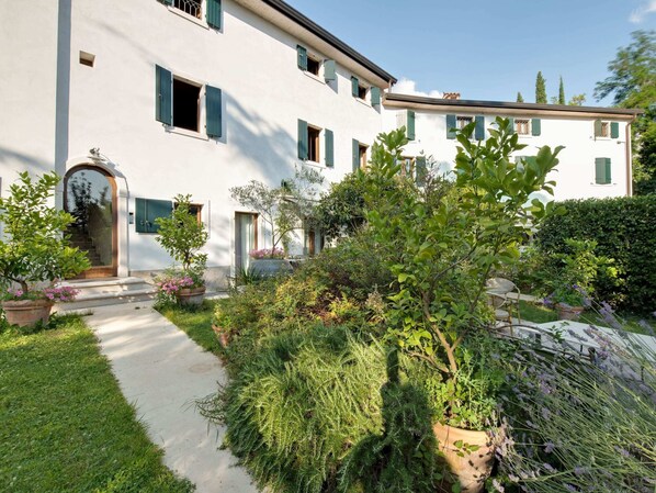 House | Exterior