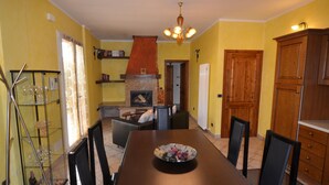 Dining - Spacious Villa With Garden and Terrace in the Green Hinterland of Rimini (Montescudo)