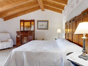 Casa | 2 habitaciones, muebles diferentes y ropa de cama 