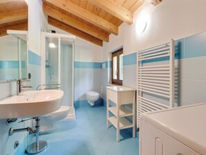 Bathroom - Belvilla by OYO Idra (Caprino Veronese)