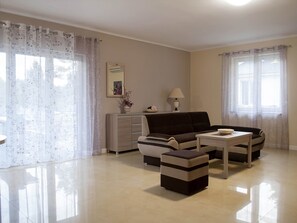 洋房 | 客廳 | 電視