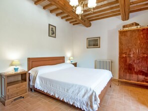 House | 6 bilik tidur, dilengkapkan perabot secara berasingan, cadar katil 