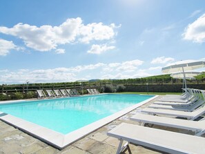 Outdoor pool - Luxurious Apartment in Casciana Terme With Barbecue (Casciana Terme Lari)