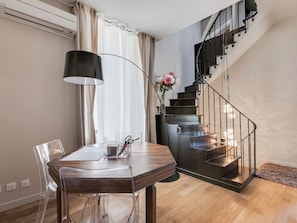 Dining - Modern Holiday Home in Narbonne Near Centre (Narbonne)