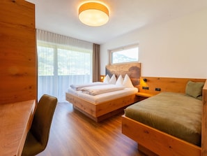 Apartment | 2 bedrooms - Attractive Flat With Beautiful Views (Hart im Zillertal)