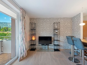 Dining - Elegant Apartment in Bad Ischl near Traun River (Bad Ischl)