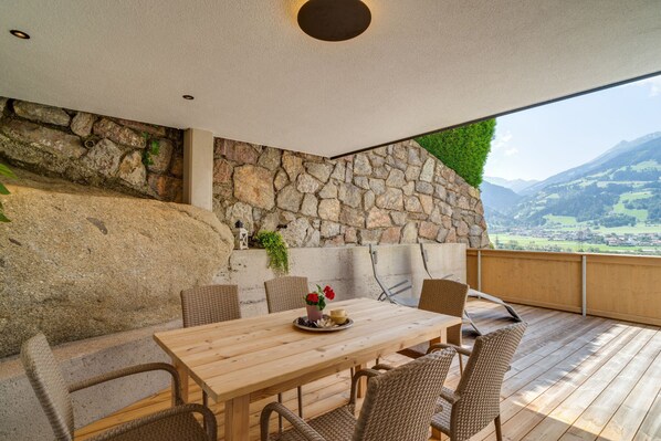 Balcony - Beautiful Flat in Hart With Fitness Room (Hart im Zillertal)