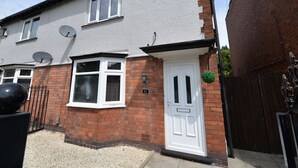Exterior - Modern Holiday Home in Coventry Near Belgrade Theatre (Coventry)