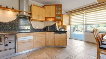 Rumah | Dapur pribadi | Lemari es