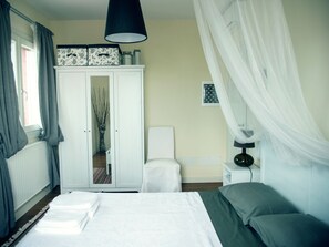 Apartment | 1 bedroom, individually furnished, internet, bed sheets