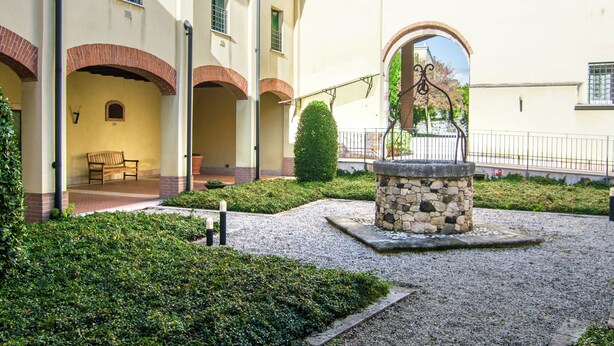 Unclassified image, 1 of 36, button - Mansion in Mason With Garden, Bicycles, Garden Furniture (Montebello Vicentino)