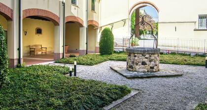 Mansion in Mason With Garden, Bicycles, Garden Furniture