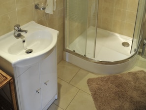 Shower, towels