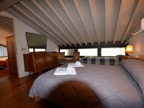 2 bedrooms, bed sheets - Cozy Apartment in Lovere near Lake (Lovere)