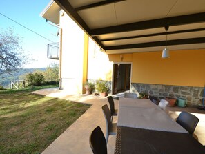 House | Exterior - Holiday Home in Pescia With Swimming Pool (Pescia)