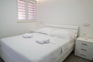 Apartment | 2 bedrooms, bed sheets - Apartment in Imotski Near Blue Lake (Imotski)
