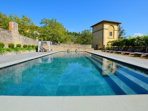 Outdoor pool - Belvilla by OYO Fienile Fonte Lecceta (Rignano sull'Arno)