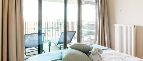 Apartment | 3 bedrooms, individually furnished, iron/ironing board, bed sheets