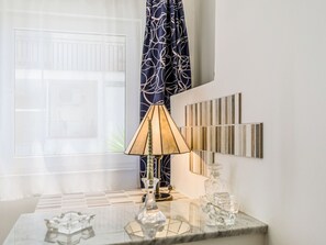 2 bedrooms, bed sheets