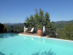 House | Pool | Outdoor pool - Holiday Home in Montecarelli With Pool (Barberino di Mugello)
