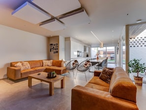 House | Living room