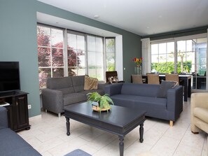 House | Living room - Farmhouse in Genderen With Terrace (Genderen)