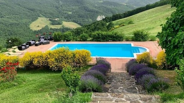 Exterior - Stunning Villa in Apecchio with Hot Tub (Apecchio)