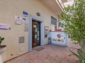 Reception - Appealing Apartment in Torre Melissa near Sea Beach (Melissa)