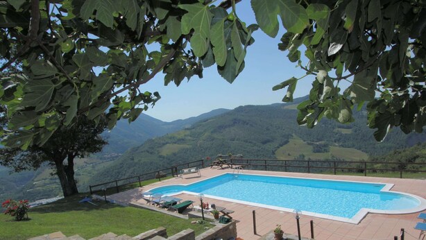 Pool - Belvilla by OYO CA Quattrocchi Falco (Apecchio)