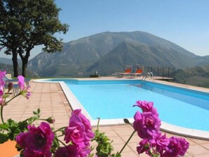 Outdoor pool - Belvilla by OYO CA Quattrocchi Falco (Apecchio)