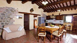 Dining - Belvilla by OYO CA Quattrocchi Falco (Apecchio)