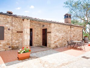 Reception - Heritage Farmhouse in Poggibonsi With Swimming Pool (Poggibonsi)